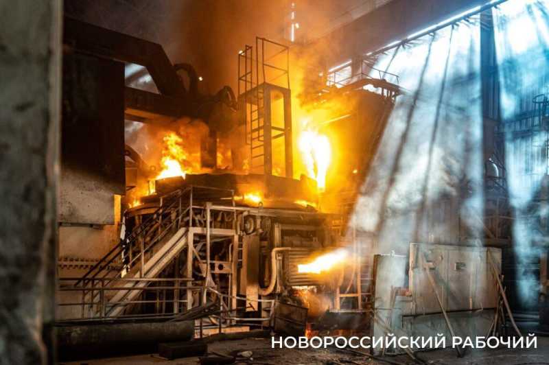 Сегодня – День металлурга! Как в Новороссийске из лома растят «металлические деревья»