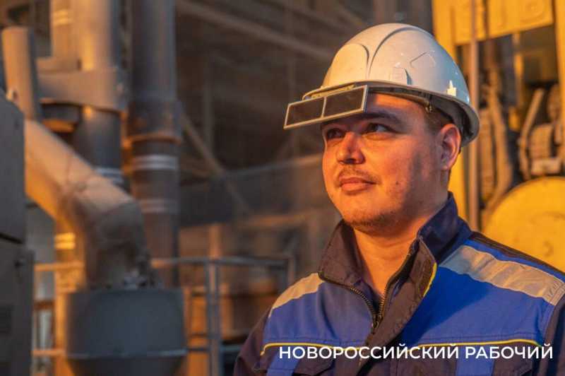 Сегодня – День металлурга! Как в Новороссийске из лома растят «металлические деревья»