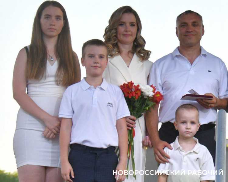 Семье Матвеевых из Новороссийска вручили «Родительское сердце»