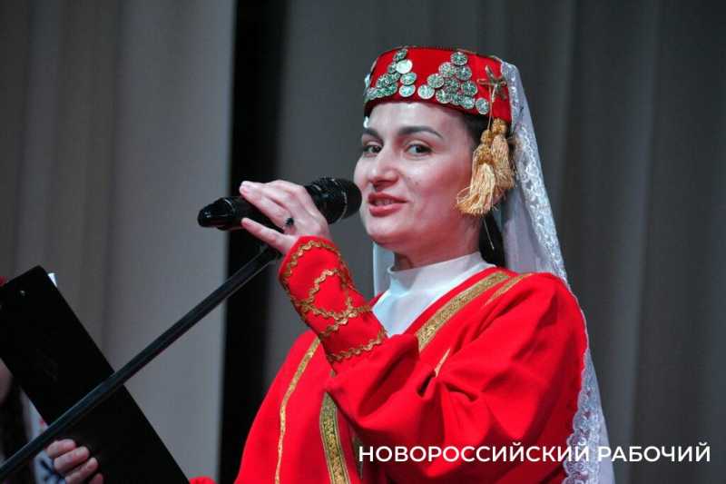Услышать свадебную песню от новороссийской «ЭтноКрасавицы» — к счастливой семье