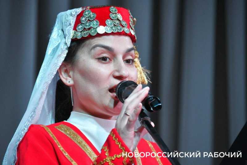 Услышать свадебную песню от новороссийской «ЭтноКрасавицы» — к счастливой семье