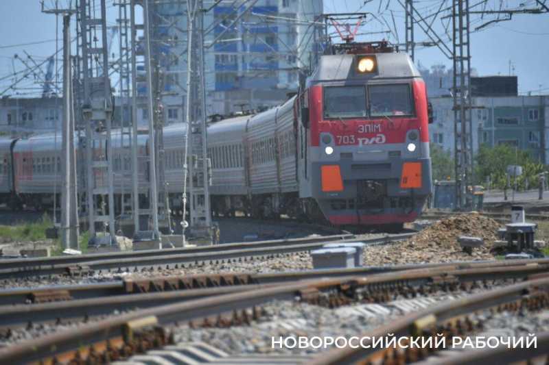 В Новороссийск строят новые железнодорожные пути, мосты и даже тоннель