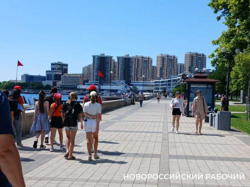 В Новороссийске детям в наушниках рассказывают про «дяденьку в треуголке»