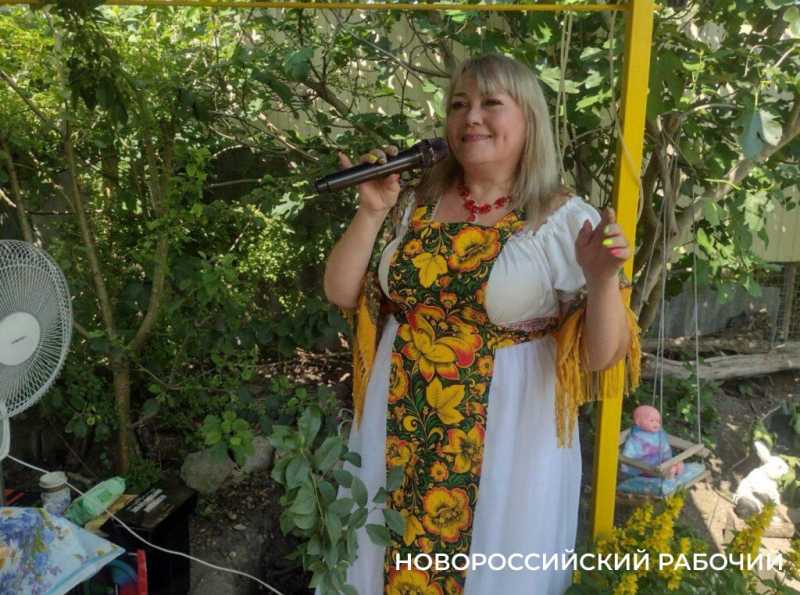 В Новороссийске непрофессиональных артистов и авторов соединила «Дружба творцов» 