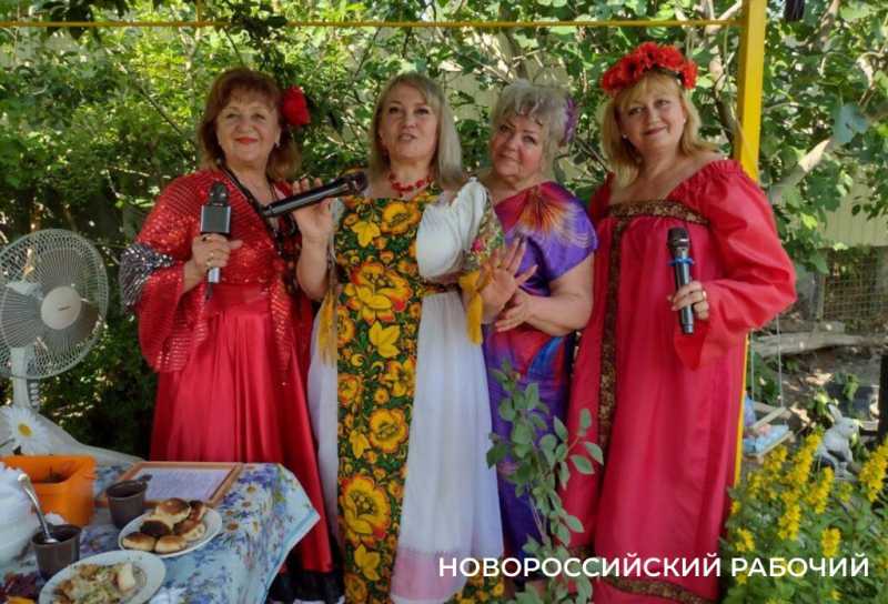 В Новороссийске непрофессиональных артистов и авторов соединила «Дружба творцов» 