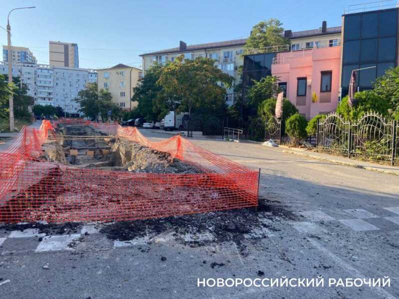 В Новороссийске перерыта улица Суворовская. С проездом все сложно