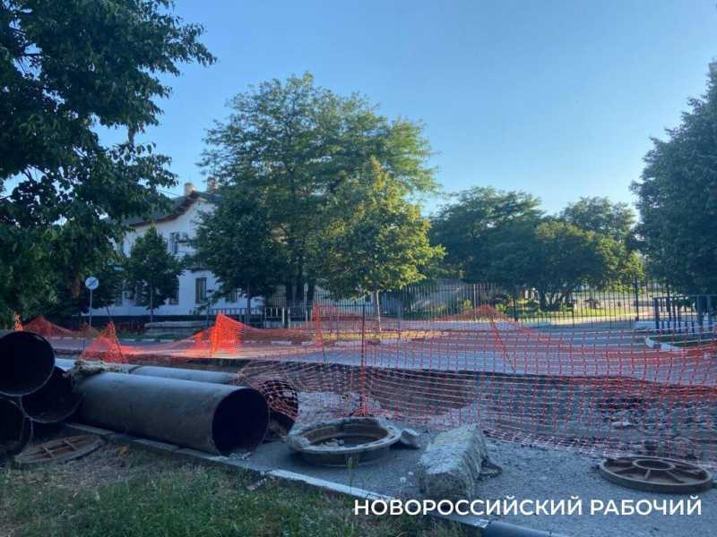В Новороссийске перерыта улица Суворовская. С проездом все сложно