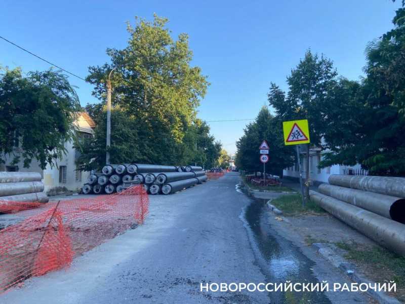 В Новороссийске перерыта улица Суворовская. С проездом все сложно