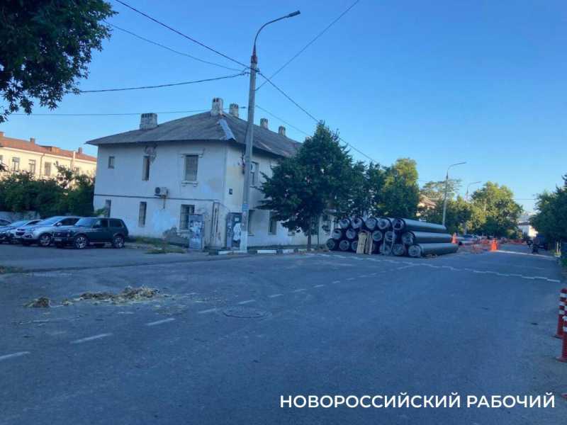 В Новороссийске перерыта улица Суворовская. С проездом все сложно