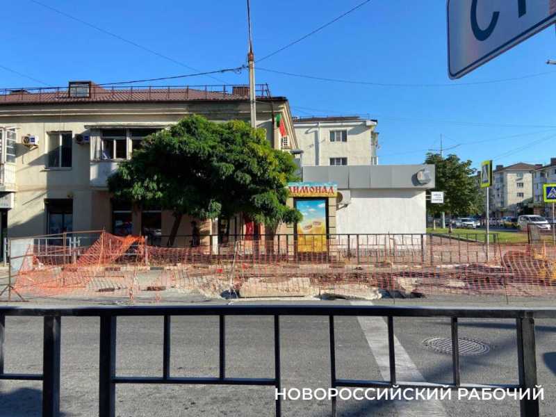 В Новороссийске перерыта улица Суворовская. С проездом все сложно
