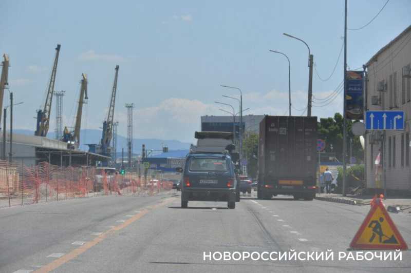 В Новороссийске пятница. Город встал в пробках