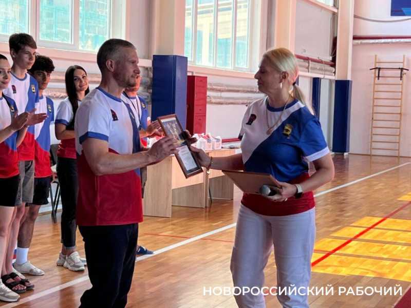 В Новороссийске привезли факел Олимпиады народов мира