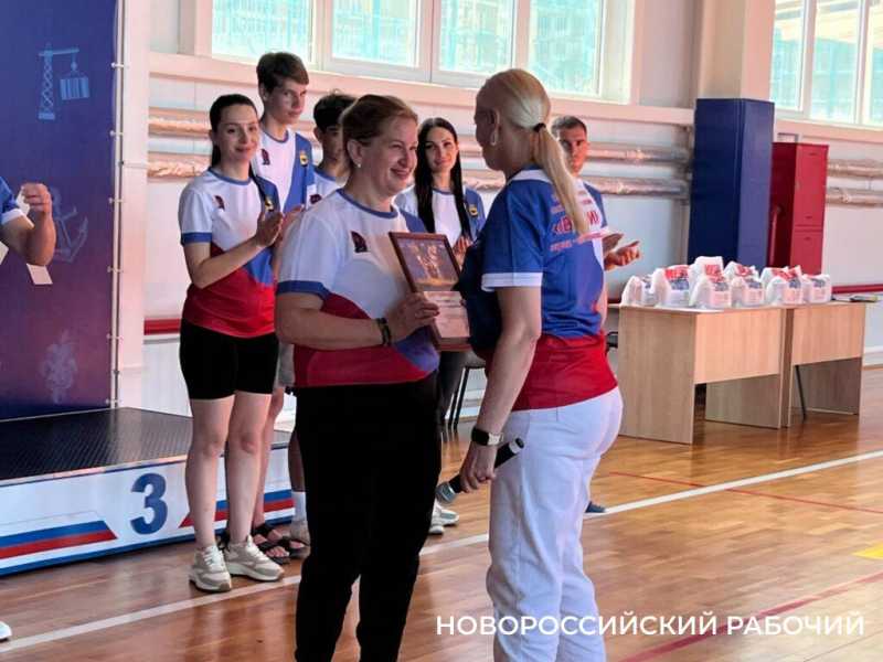 В Новороссийске привезли факел Олимпиады народов мира