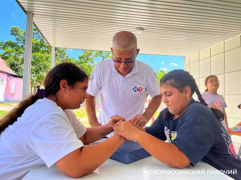 В Новороссийске прошли соревнования по &laquo;русскому армрестлингу&raquo;, который изобрел новороссиец