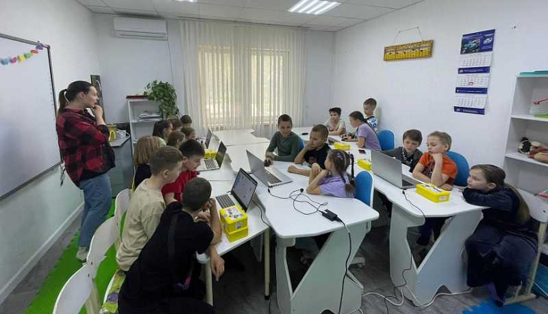 В Новороссийске реализуется проект по созданию у подрастающего поколения интереса к науке, технологиям, инженерии и математике (STEM)  