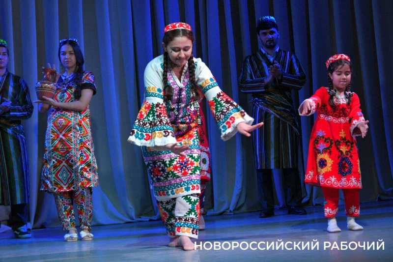 В новороссийском конкурсе «ЭтноКрасавица» участвовала девушка полиглот