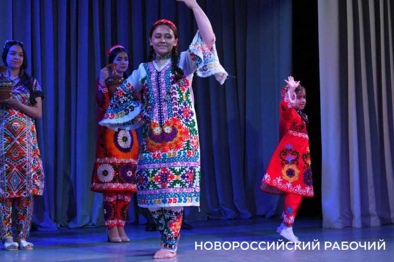 В новороссийском конкурсе «ЭтноКрасавица» участвовала девушка полиглот