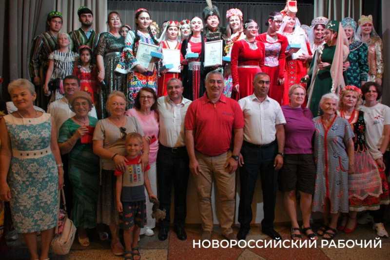 В новороссийском конкурсе «ЭтноКрасавица» участвовала девушка полиглот