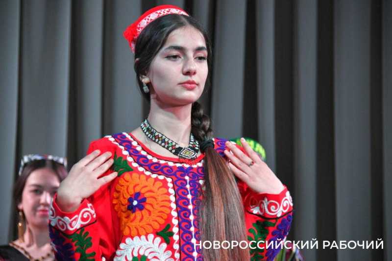 В новороссийском конкурсе «ЭтноКрасавица» участвовала девушка полиглот