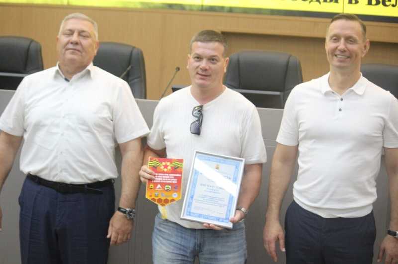 Военные из Новороссийска ночью отражали атаку БПЛА, а утром победили в футбольном матче. Футболисты-любители подвели итоги сезона