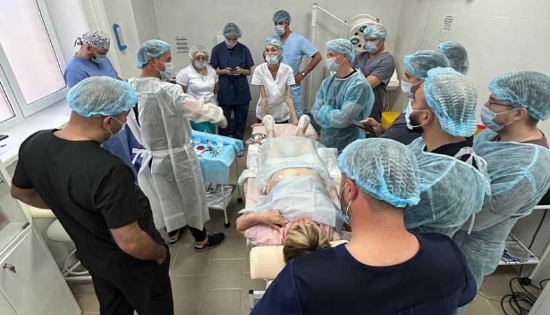 Врачи Новороссийского клинического центра ФМБА осваивают инновационный метод лечения суставов &ndash; SVF-терапию