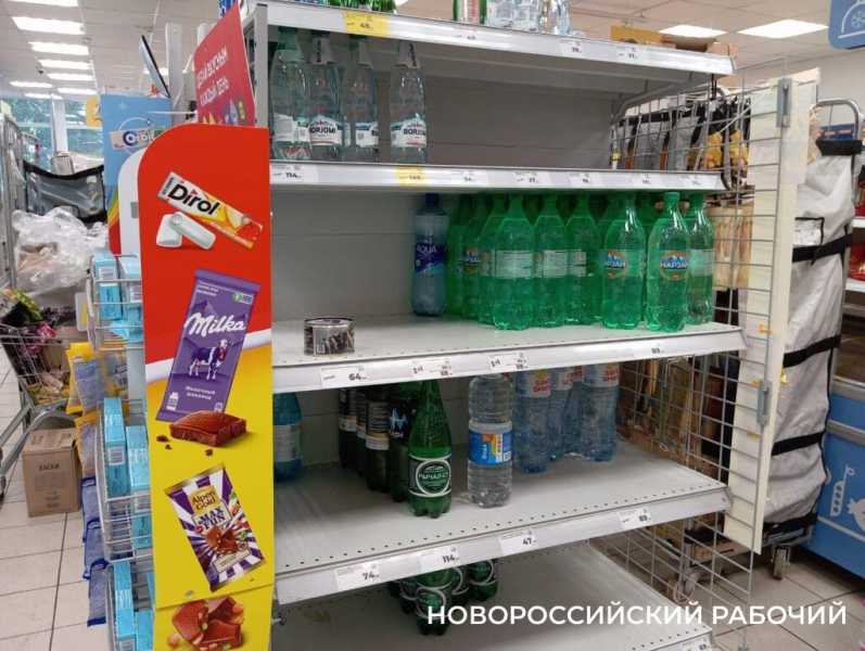 «За кого нас тут держат?!» Покупатели «Магнита» в шоке от состояния одного из магазинов