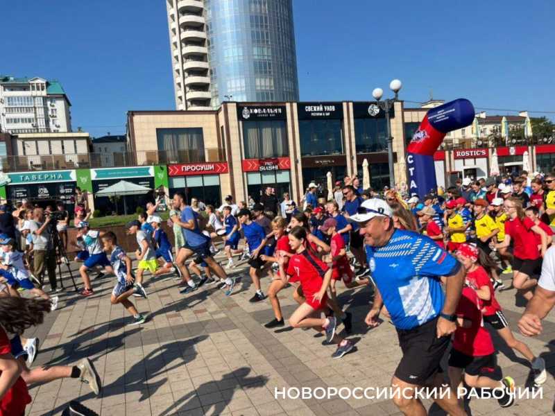 День физкультурника в Новороссийске объединил спортсменов и просто прохожих