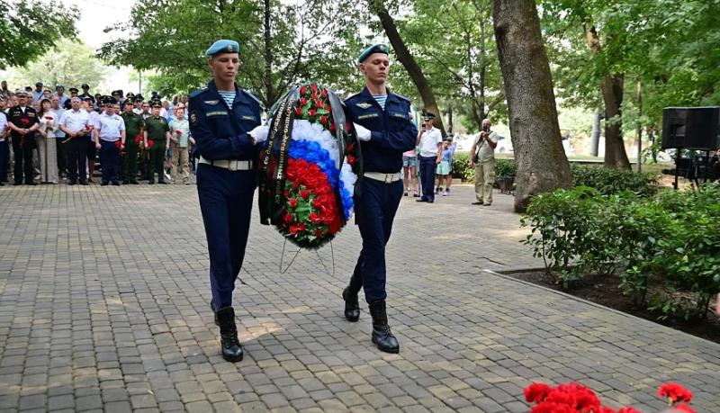 День Воздушно-десантных войск: в городе-герое Новороссийске проходят торжества в честь 95-летия со дня образования «крылатой пехоты»