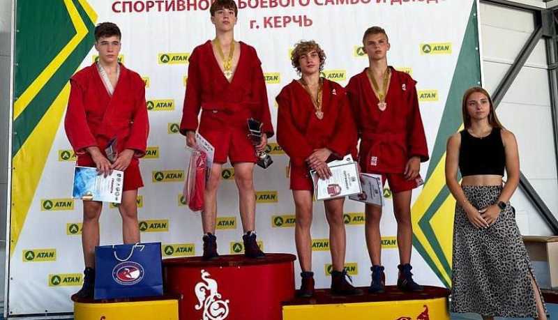 Кирилл Должиков, воспитанник центра казачьей молодёжи «Ермак», стал серебряным призером Всероссийских соревнованиях по самбо