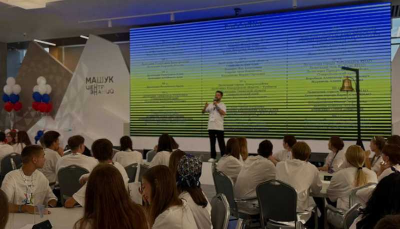 Команда лицея &laquo;Морской технический&raquo; представляет город-герой Новороссийск на ШкИБ-Фесте