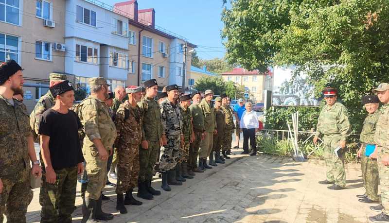 Новороссийские казаки принимают участие в ликвидации последствий стихии в Туапсинском районе
