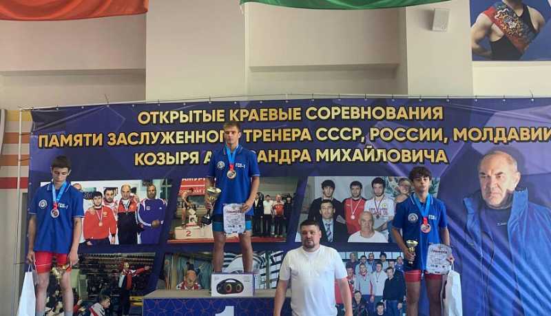 Новороссийские спортсмены – в числе призеров краевых соревнований по греко-римской борьбе
