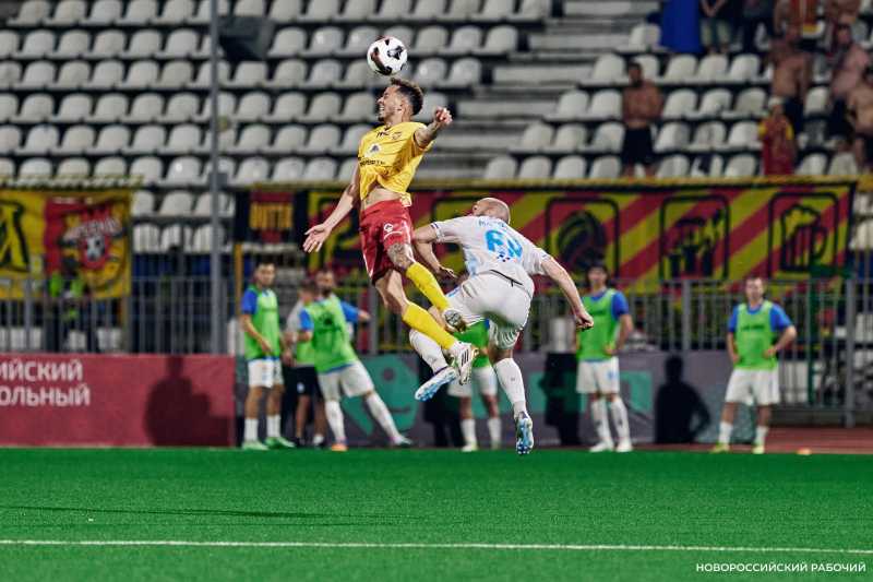Новороссийский &laquo;Черноморец&raquo; уступил дома &laquo;Арсеналу&raquo;