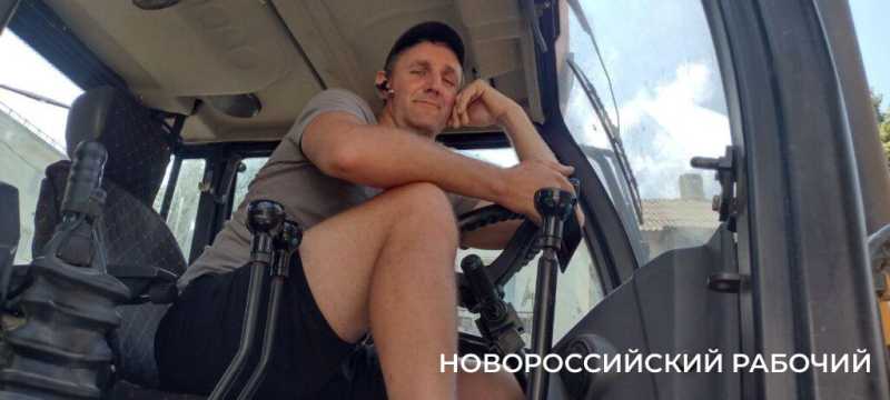 Пекло, а они работают! В Новороссийске горожан спасают от змей и небывалого урожая &nbsp;