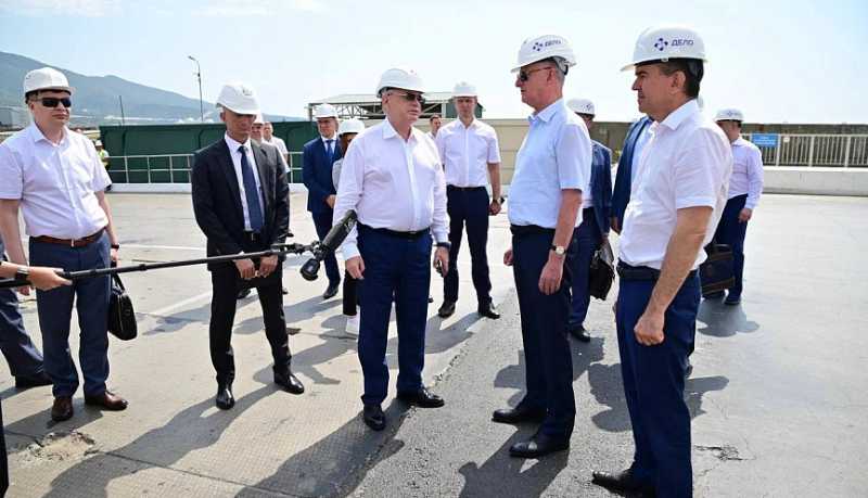 Помощник Президента России, председатель Морской коллегии РФ Николай Патрушев посетил морской порт в Новороссийске   