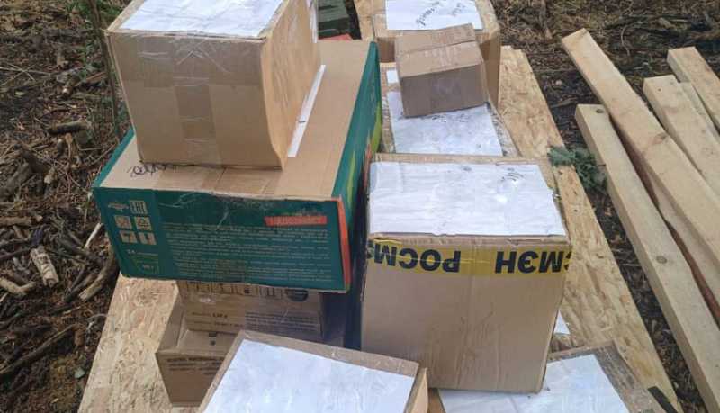 Порядка 400 килограммов гуманитарных грузов и материалы для экстерриториальных избирательных участков доставили новороссийские спасатели бойцам СВО