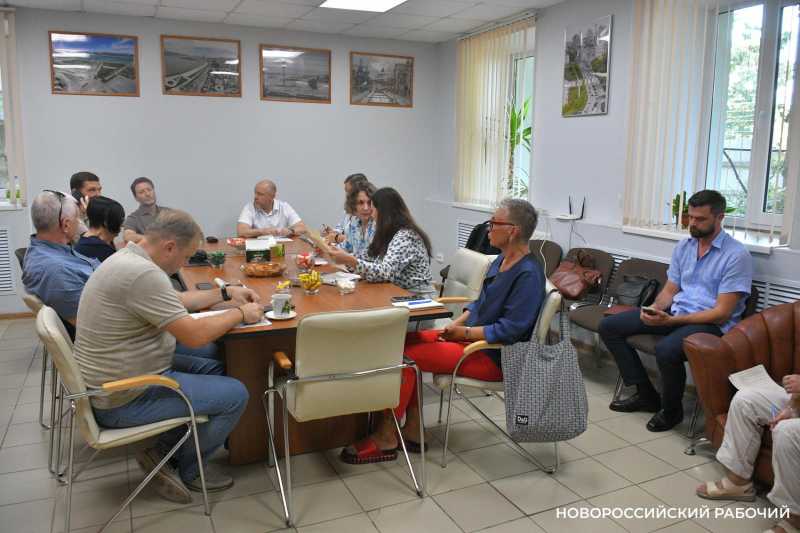 «Сбор макулатуры в Новороссийске не выгоден». Почему контейнерные площадки заполнены гофракартоном