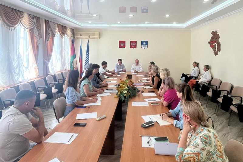 В Кабардинке представителям гостиничного бизнеса разъяснили порядок исчисления и уплаты турналога