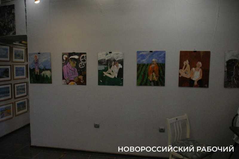 В Новороссийске открылась выставка памяти художника Валерия Туракевича