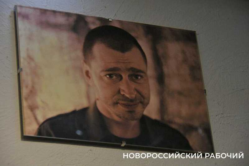 В Новороссийске открылась выставка памяти художника Валерия Туракевича
