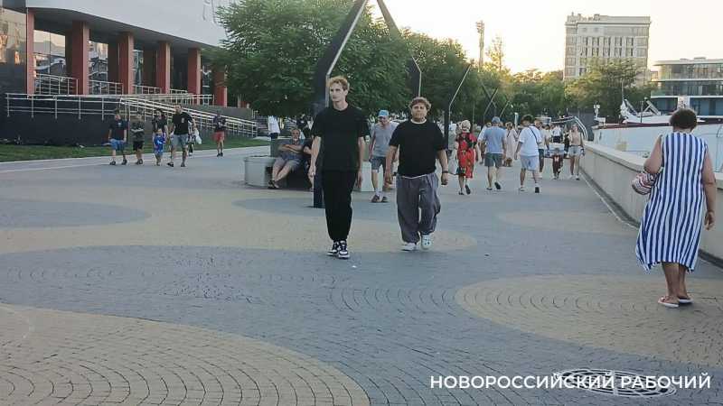 В Новороссийске отремонтируют травмоопасную плитку на набережной