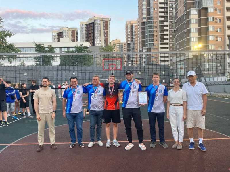 В Новороссийске разыграли кубок по волейболу