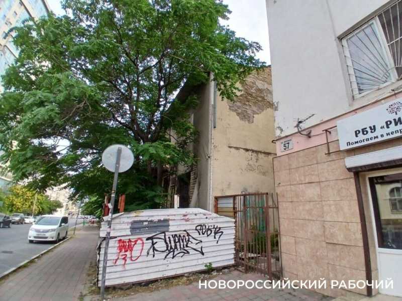В Новороссийске ждет реставрации заброшка, где век назад прошла премьера оперы