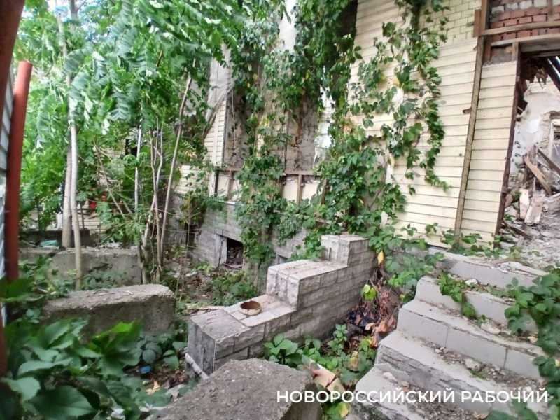 В Новороссийске ждет реставрации заброшка, где век назад прошла премьера оперы
