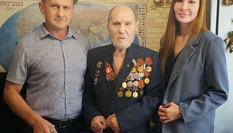 Ветеран Великой Отечественной войны, участник боев на Малой земле Леонид Николаевич Наноян отмечает 98-летие