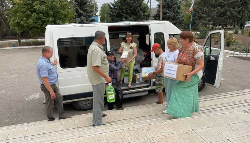 Волонтеры из Новороссийска помогают детям Херсонской области подготовиться к школе