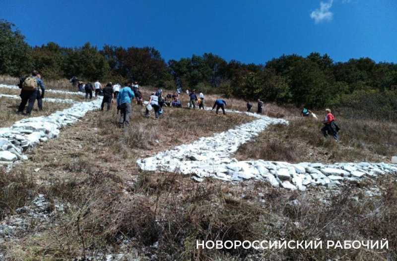 82-й день освобождения Новороссийска! &laquo;Каменный календарь&raquo; на Маркотхе продолжает отсчет