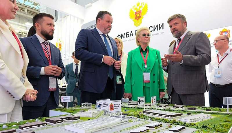 Делегация Новороссийского клинического центра ФМБА изучает передовые практики на Неделе охраны труда в &laquo;Сириусе&raquo;
