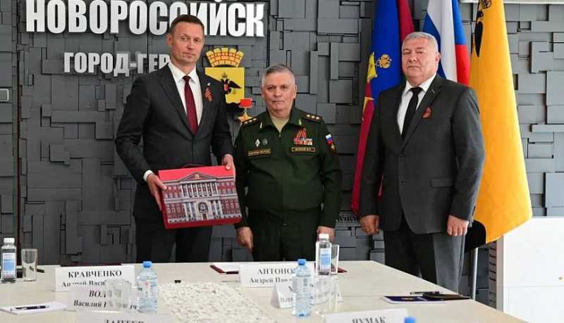 Глава Новороссийска провел встречу с представителями делегации Международного союза «Содружества общественных организаций ветеранов (пенсионеров) независимых государств»