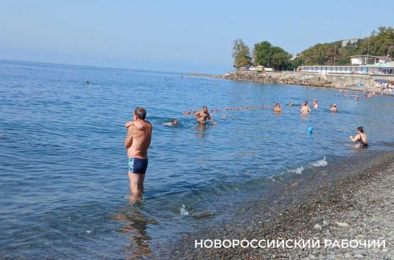 Идеально!  Так в Новороссийске оценивают осеннее море местные